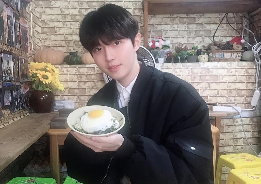 TRIBUNWIKI: Kembali Dilarikan ke RS, Berikut Profil Kim Jaehwan Eks Wanna One