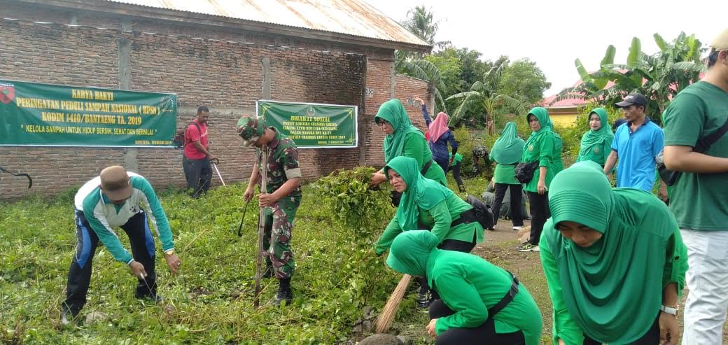 kodim-1410-bantaeng-menggelar-kerja-bhakti-di-sekitar-jl-sungai-bialo.jpg