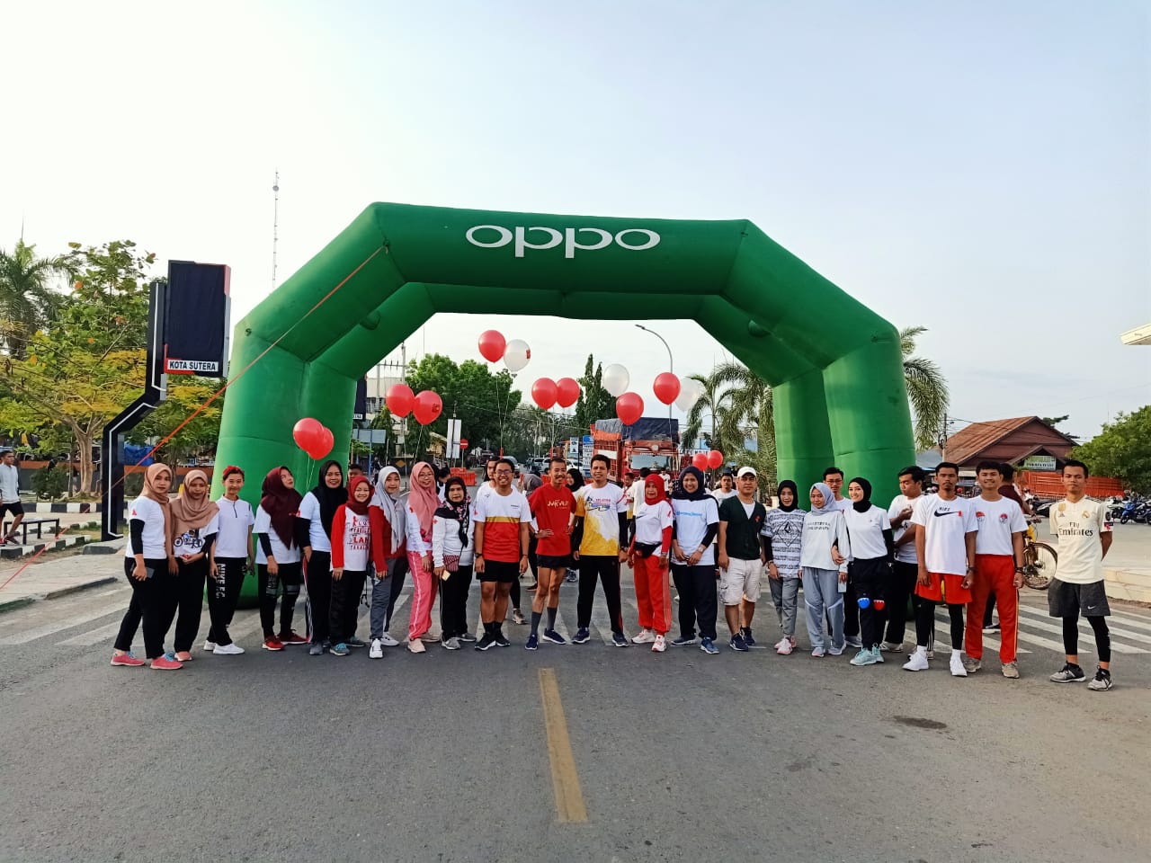 Peringati Hari HIV/AIDS Sedunia, Komunitas Wajo Runners Gelar Fun Run Sambil Sosialisasi