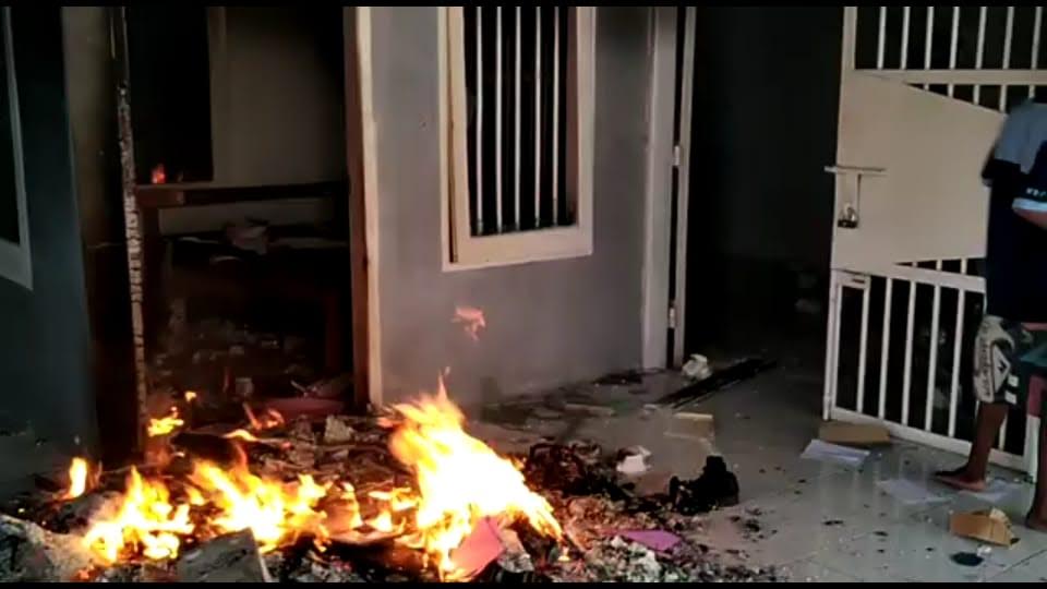 kondisi-rutan-klas-iib-pasangkayu-yang-dibakar-oleh-nara-pidana.jpg
