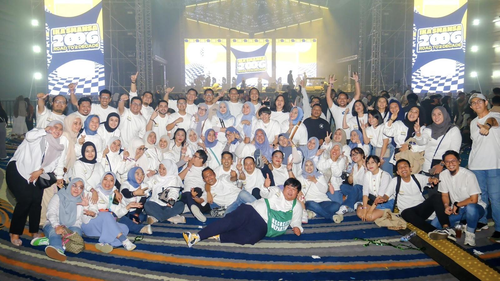 konser-ika-smansa-2006-sukses.jpg