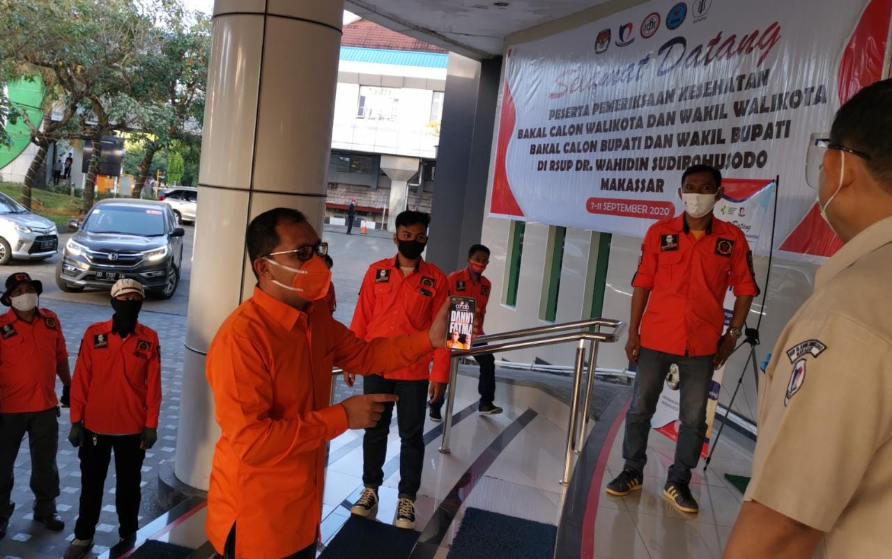 kontestan-pilwali-makassar-2020-danny-pomanto-tes-kesehatan.jpg