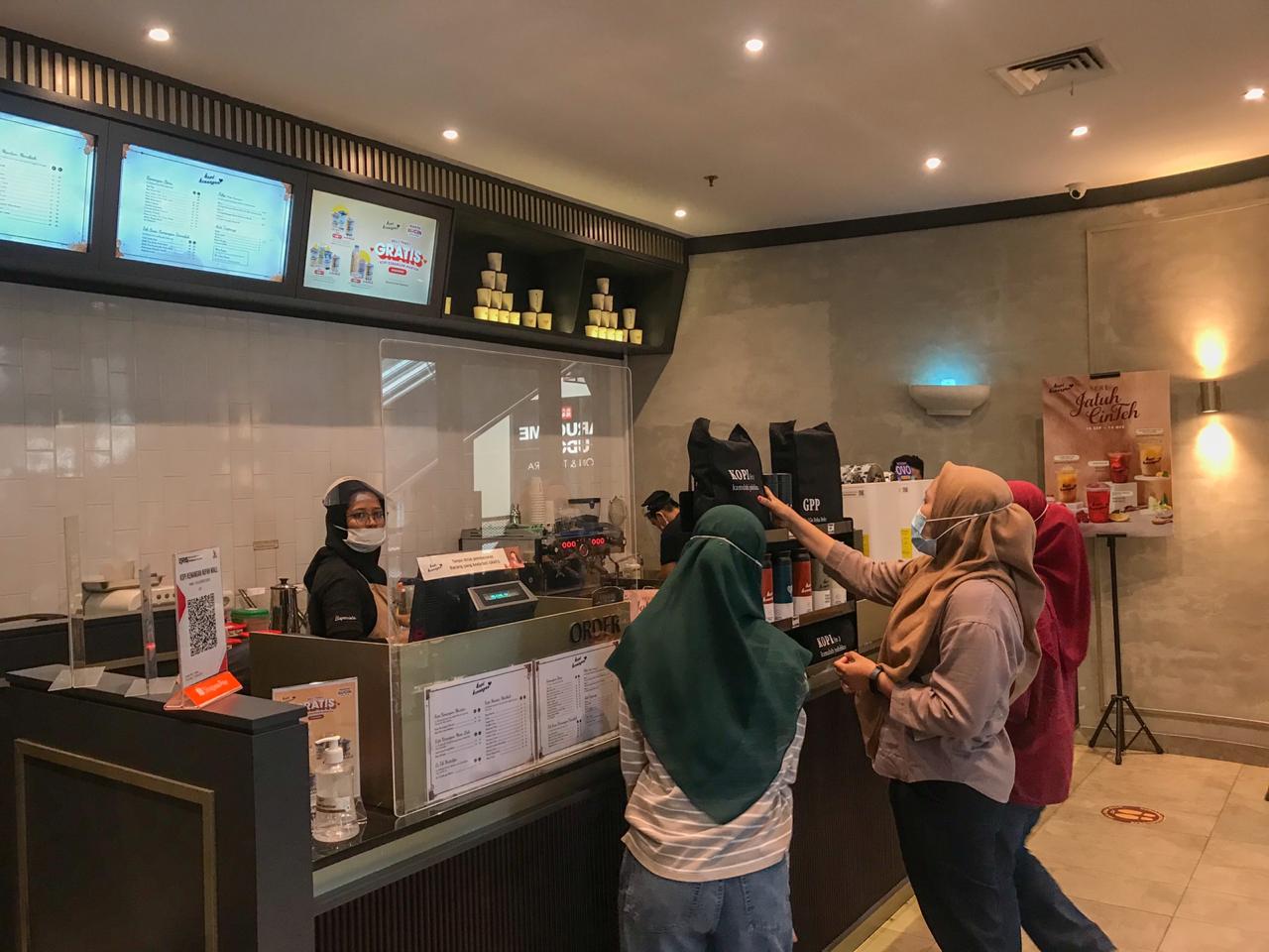 kopi-kenangan-mal-ratu-indah-dan-nipah-mall-makassar-kembali-menawarkan-promo.jpg