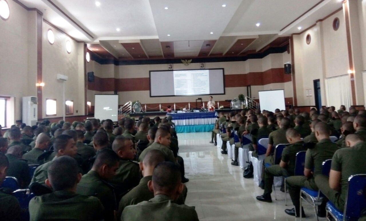 Mantan Kepala PPSDM Perla Kemenhub Bawakan Kuliah Umum di Polimarim AMI - kuliah-indra-2_20170512_231617.jpg