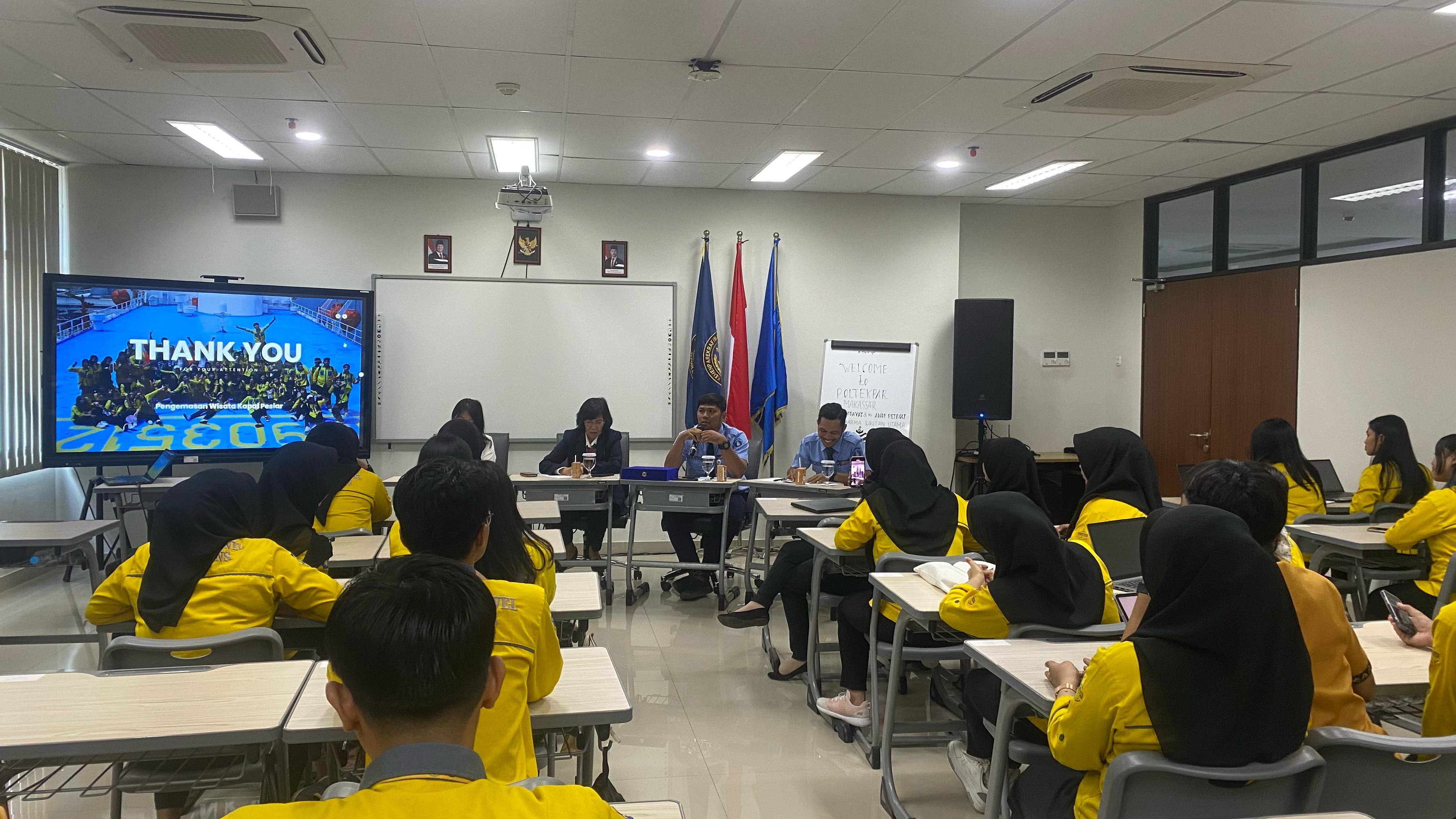 Prodi D3 Perjalanan Wisata Poltekpar Makassar Gelar Kuliah Umum