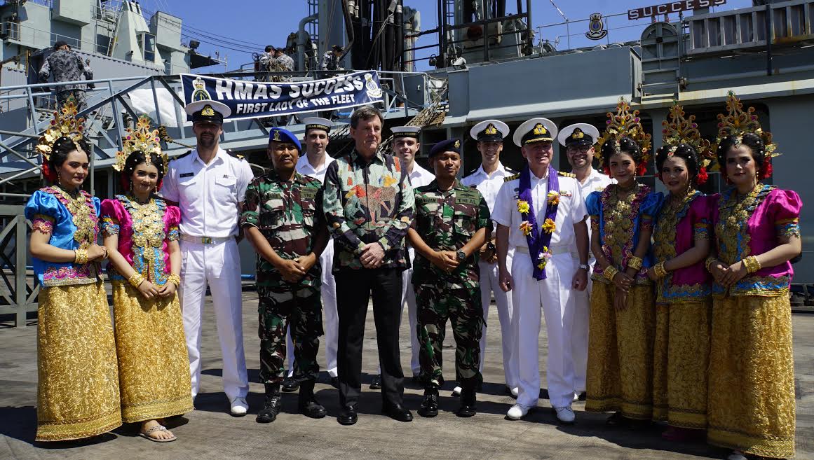 Lantamal VI Sambut Kapal Perang Australia HMAS Success