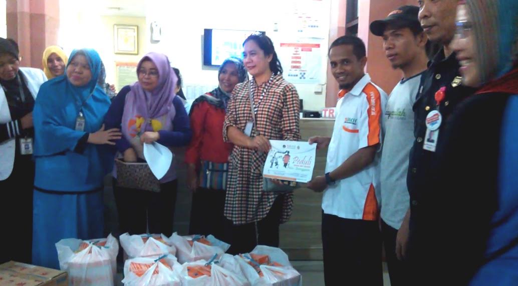 laznas-bmh-telah-menyalurkan-bantuan-makanan-dan-minuman_20180930_195446.jpg