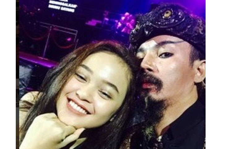 Tak Pernah Muncul, 10 Foto Putri Limbad yang Cantik Jelita, Begini Curhatnya Lihat Ayahnya Kritis