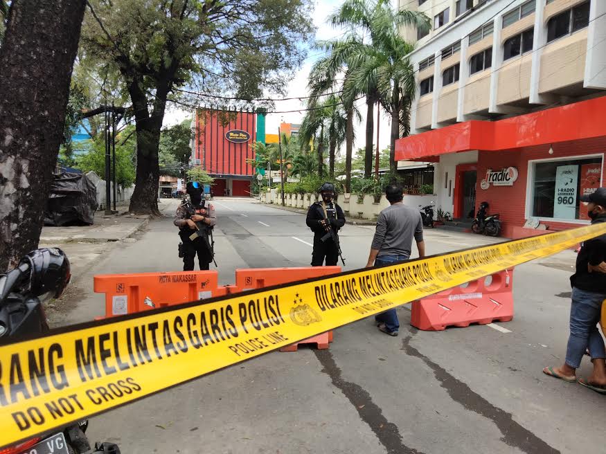 Mabes Polri Diserang Seorang Perempuan Tim Penjinak Bom Diterjunkan, Kapolri Segera Jumpa Pers