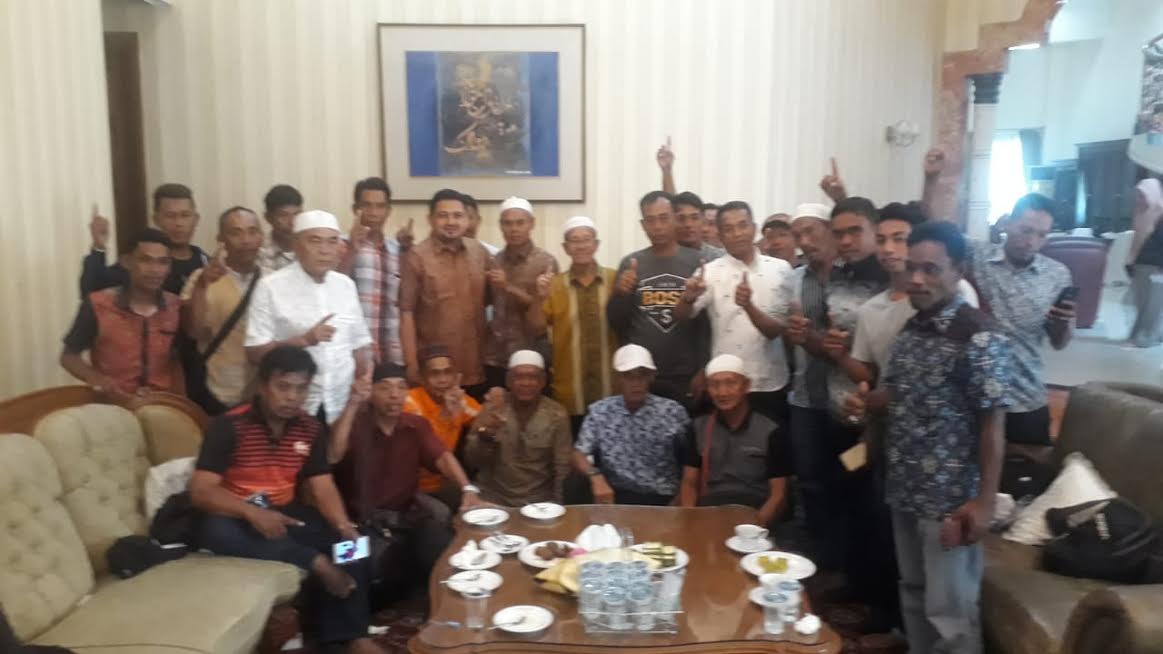 Ketua RT/RW, LPM dan Tokoh Masyarakat Sangkarrang Bersatu Menangkan Appi-Cicu