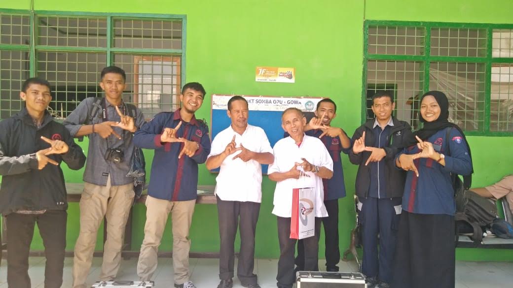 Mahasiswa Politeknik Bosowa Latih Pemograman Listrik di SMKT Somba Opu Gowa