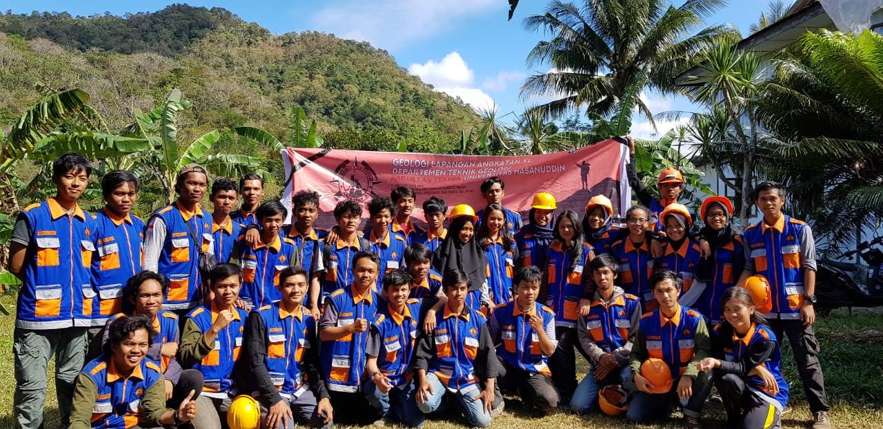 mahasiswa-teknik-geologi-unhas-praktik-lapangan_20180727_135845.jpg