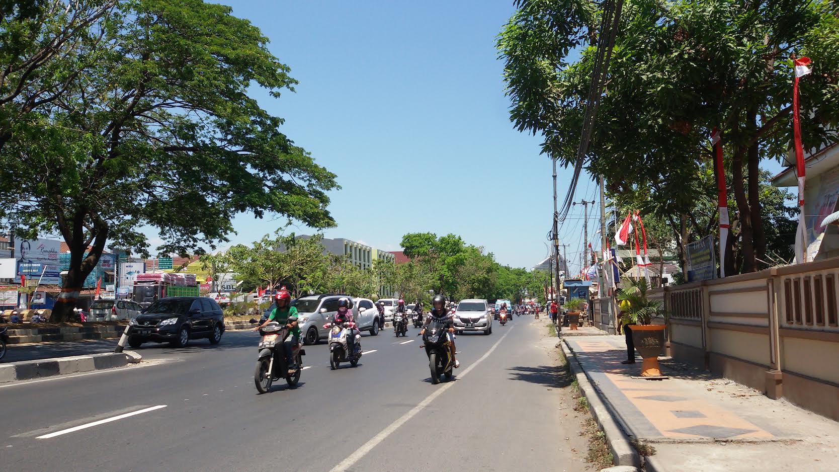 makassar-terpantau-ramai-lancar_20160830_133645.jpg