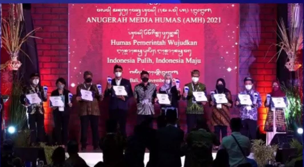 malam-anugerah-media-humas-amh-2021-kemkominfo.jpg