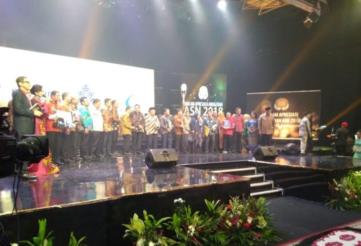 malam-penganugrahan-top-50-asn-12122018.jpg