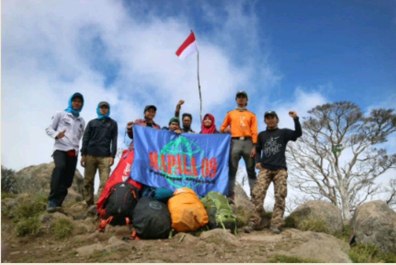 Tim Maleo Mapala 09 FT Unhas Lintas Gunung Lompobattang ke Bawakaraeng