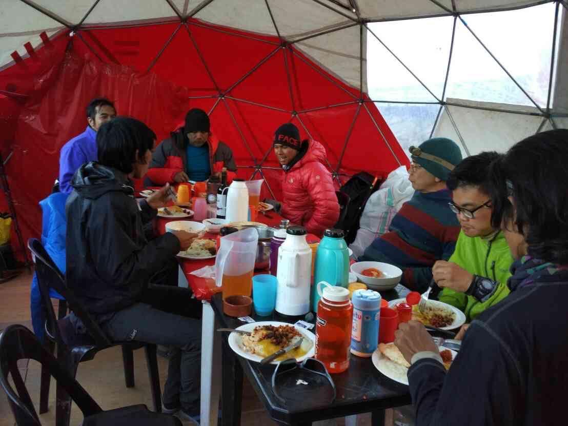 Tiga Hari di Plaza de Mulas Ditutup dengan Medical Check Up