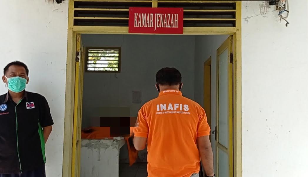mayat-perempuan-yang-ditemukan-mengambang-di-saluran-tersier-sawah-6.jpg