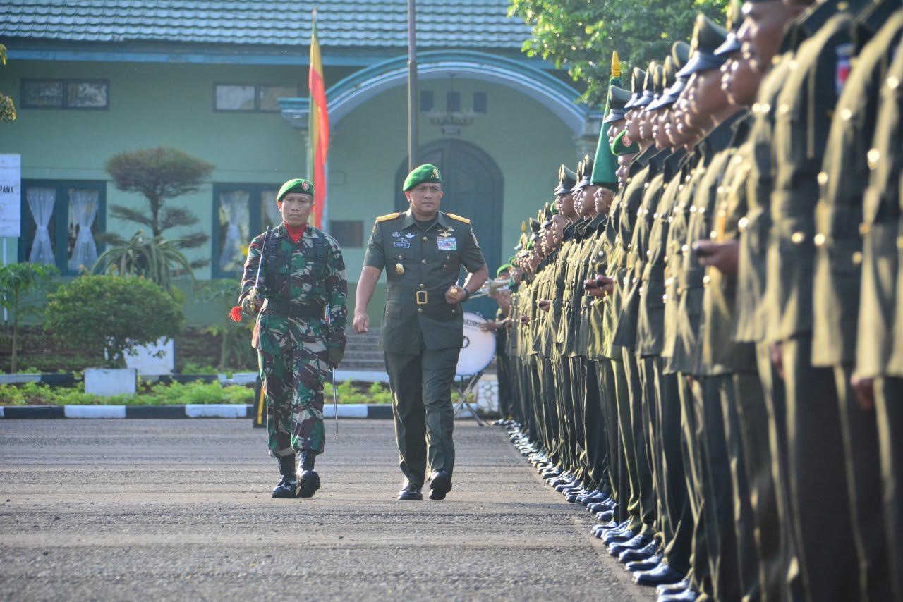 mayjen-tni-agus-surya-bakti-d_20170213_164602.jpg