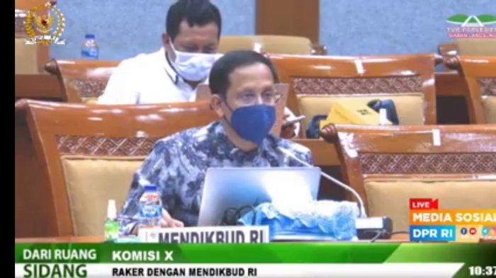 mendikbud-nadiem-makarim-saat-rapat-kerja-bersama-komisi-x-dpr-ri-senin-16112020.jpg
