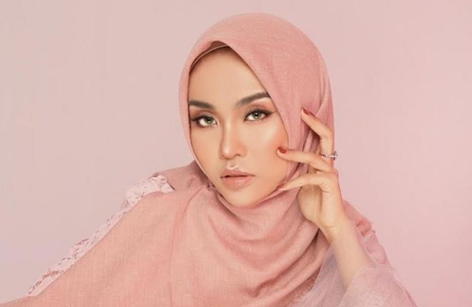 Medina Zein Selebgram yang Sebut Zaskia Sungkar-Irwansyah Penipu Terbukti Narkoba Bareng Ibra Azhari
