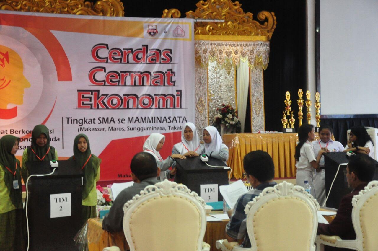 MAN 2 Model Juara I Lomba Cerdas Cermat Ekonomi di Unibos - menggelar-cerdas-cermat-ekonomi-tingkat-sekolah_20161220_000850.jpg