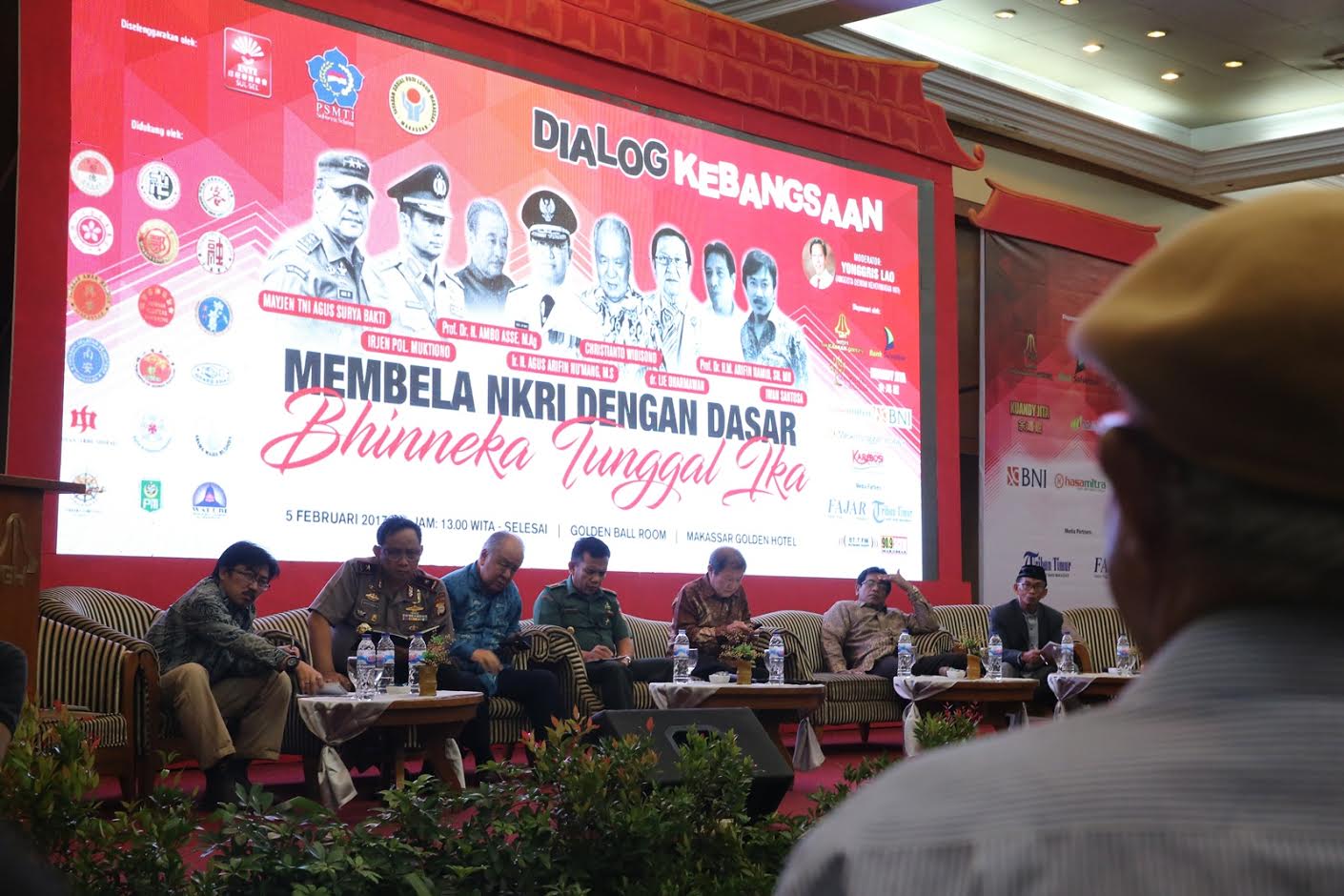 menggelar-dialog-kebangsaan-di-makassar-golden-hotel_20170205_204543.jpg<pf>bersama-paguyuban-sosial-marga_20170205_204921.jpg<pf>bersama-paguyuban-sosial_20170205_205113.jpg<pf>pemberian-penghargan-oleh-pengurus-pd-inti-susel_20170205_205344.jpg