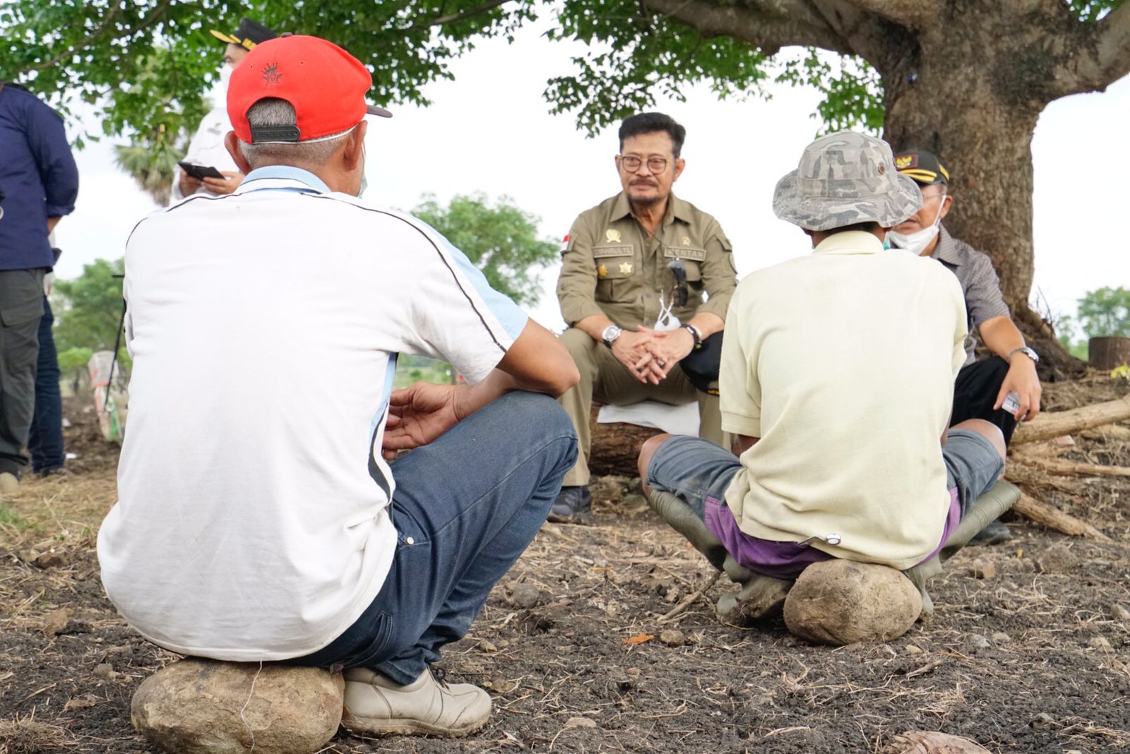 Mentan SYL Dialog dengan Petani di Persawahan Jeneponto