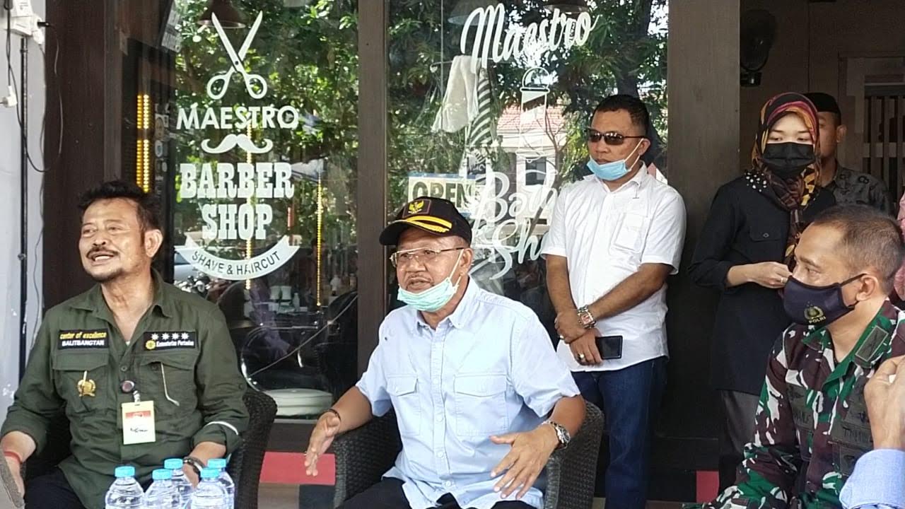 menteri-pertanian-syahrul-yasin-limpo-syl-bersama-bupati-jeneponto-iksan-iskandar-30112020.jpg