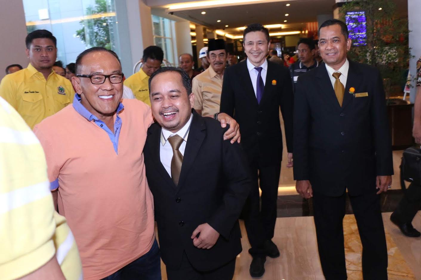 menyambut-ketua-dewan-pertimbangan-dpp-partai-golkar_20161029_205419.jpg