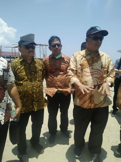 mohammad-nasir-mengunjungi-korban-gempa_20181003_192912.jpg