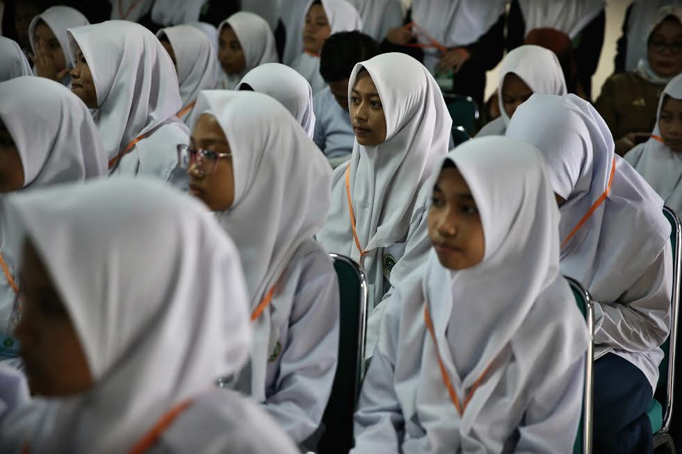 Ikut Latihan Karya Jurnalistik, 62 Calon Anggota OSIM MTsN 1 Makassar Belajar di Tribun Timur - mtsn-1-makassar4_20180205_211750.jpg