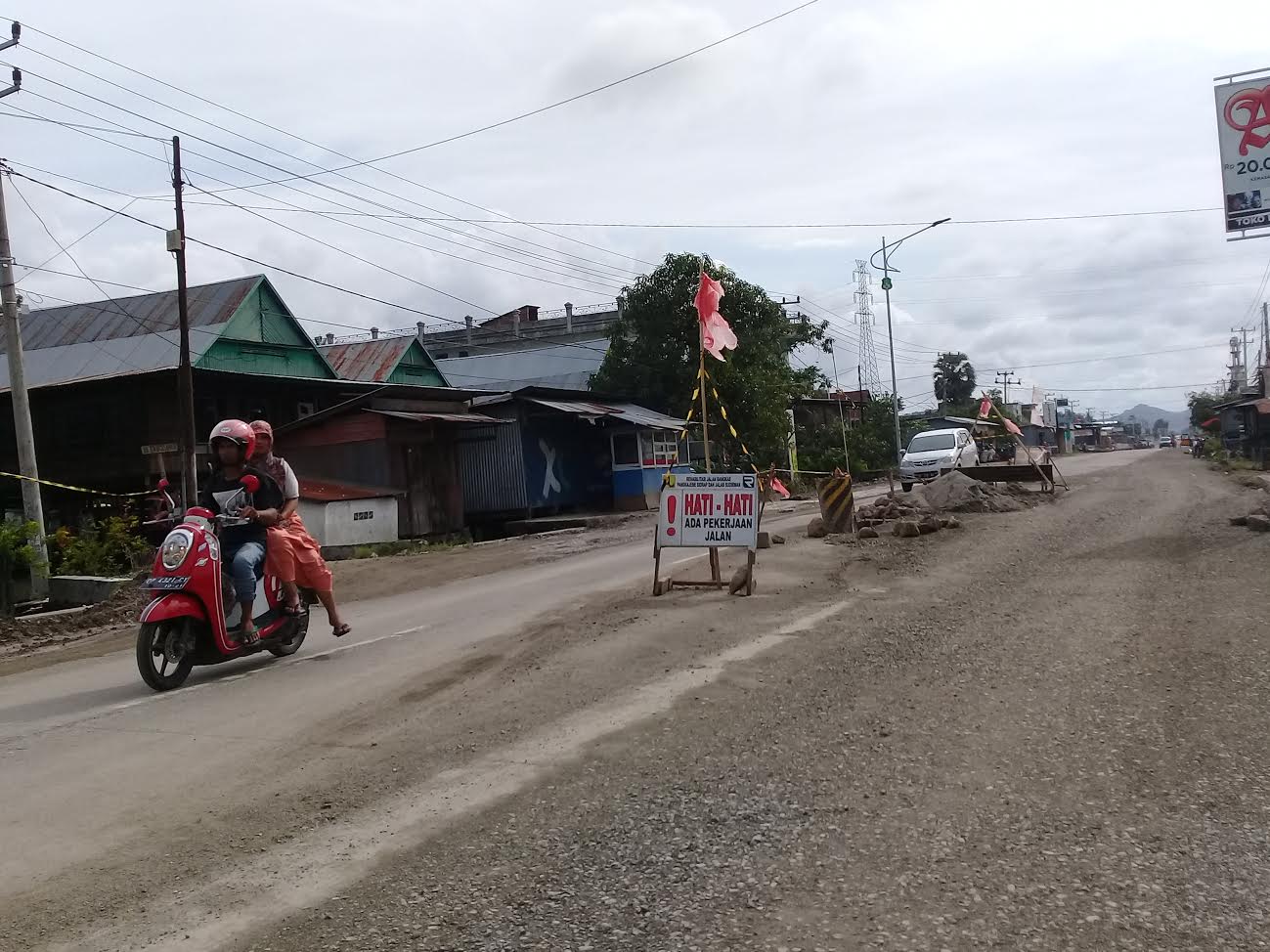 Sudah Mau Mudik Lebaran, Jalanan di Sidrap Masih Berlubang