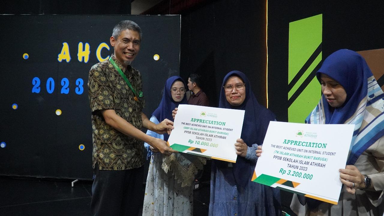 n-Athirah-Human-Capital-Awards-AHCA-yang-berlangsung-di.jpg