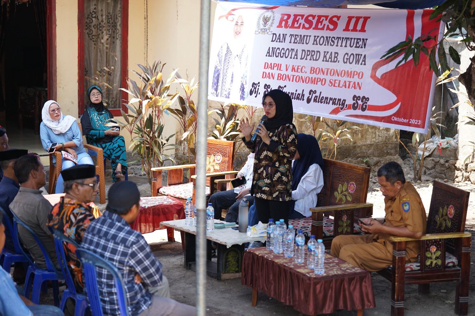 Warga Bontonompo Selatan Keluhkan Gas Mahal dan Pupuk Langka kepada Husniah Talenrang