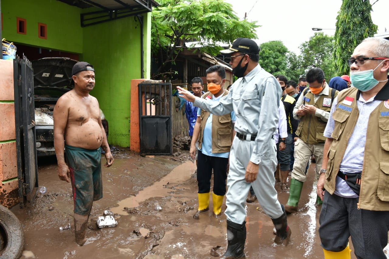 Nurdin Abdullah Ikut Salat Jenazah Khaerul, Korban Banjir Bantaeng