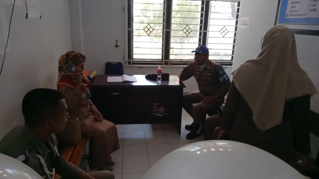 oknum-asn-maros-intan-saat-melapor-di-satpol-pp.jpg
