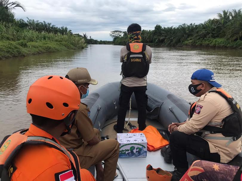 operasi-pencarian-irt-yang-diterkam-buaya-di-sungai-barakkang-mamuju-tengah.jpg