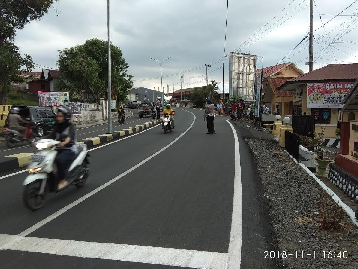operasi-zebra-di-depan-mapolres-soppeng_20181101_171506.jpg