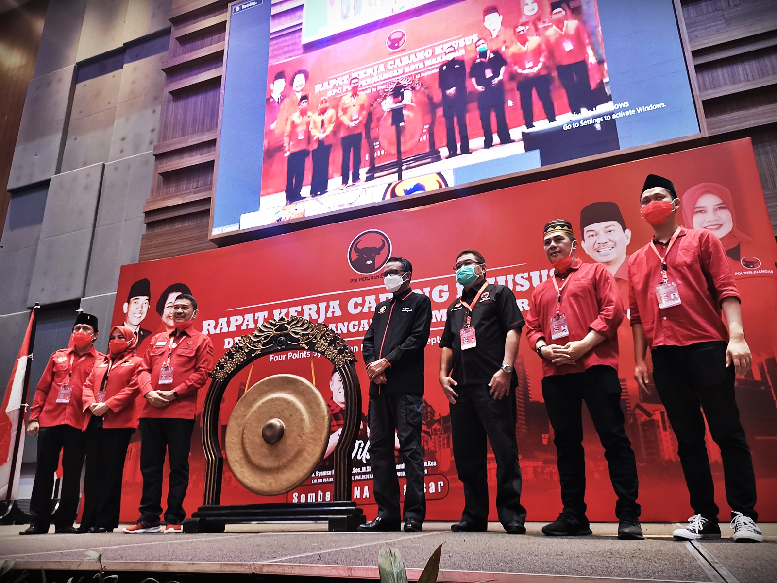 FOTO: PDIP Makassar Gelar Rakercabsus di Four Points By Sheraton