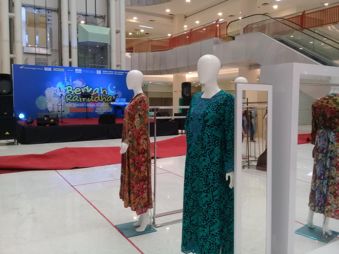 Pedagang Mulai Berjualan di New Makassar Mall
