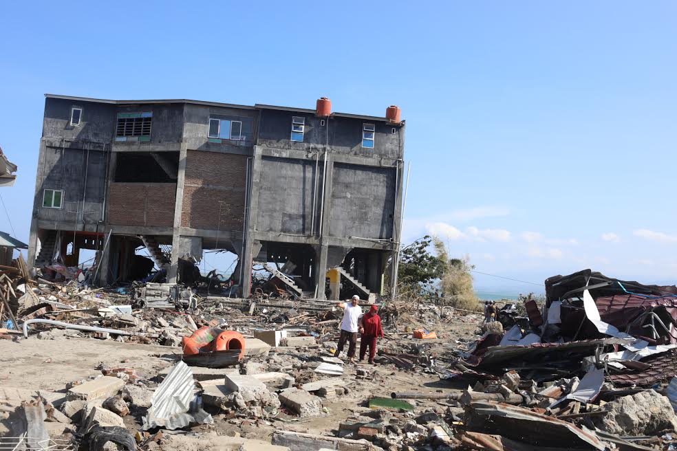 pasca-terjadi-tsunami-di-pantai-talise4_20181001_110217.jpg