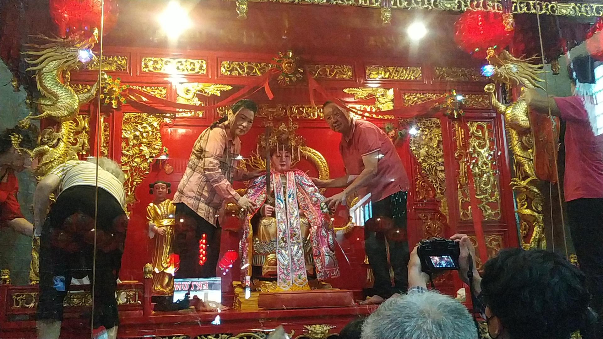 Jelang Imlek, Klenteng Xian Ma Gelar Prosesi Ganti Baju Dewi