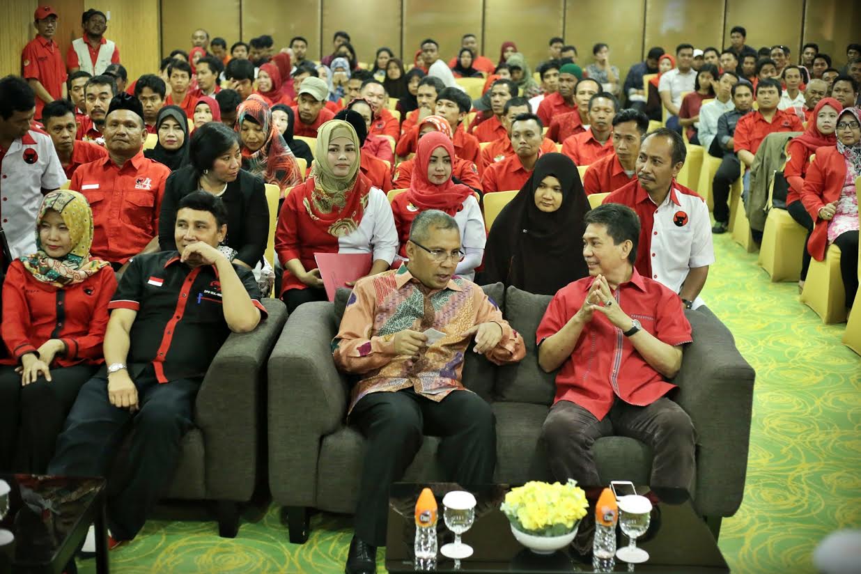 pdi-perjuangan-kota-maka_20150830_221725.jpg