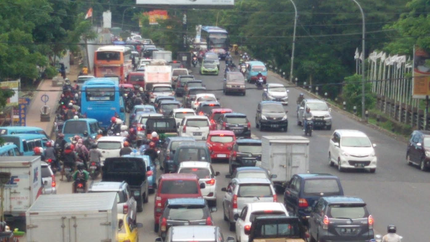 Pukul 12.40 Wita, Macet di Depan Mtos Makassar