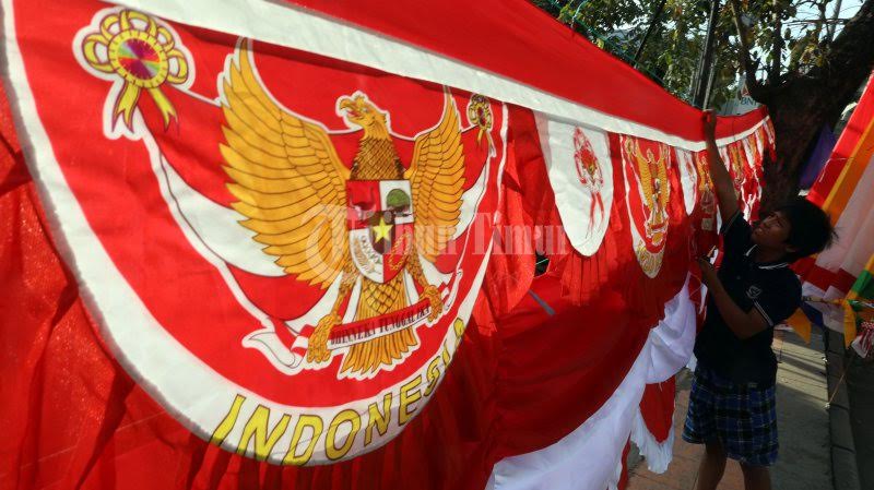 pedagang-bendera-mulai-memadati-jl-ap-pettarani-makassar-minggu-282020-2.jpg