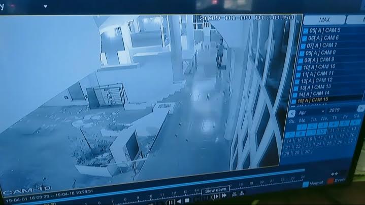 pelaku-pencurian-di-masjid-agung-jeneponto-terekam-cctv.jpg