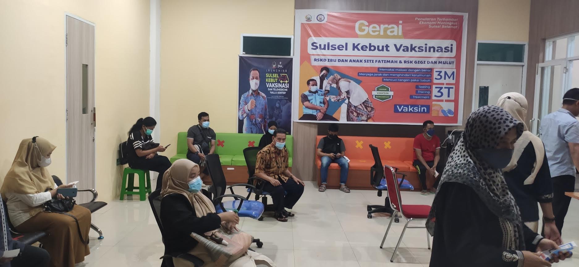 Pelaku UMKM dan Masyarakat Umum Ikut Vaksinasi Kedua di RS Sitti Fatimah Makassar