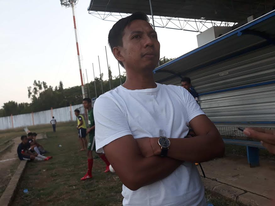 pelatih-opt-37-fc-mamuju-wahyu_20181004_213028.jpg