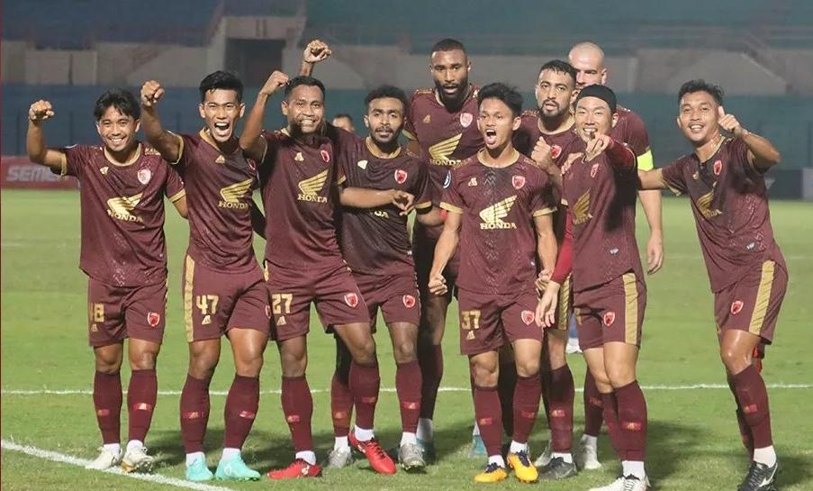 pemain-PSM-Makassar-merayakan-kemenangan-dari-PSIS-Semarang-22.jpg